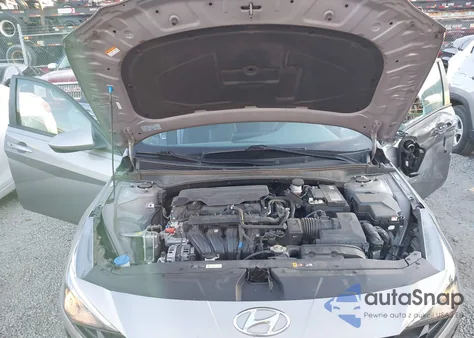 2023 Hyundai Elantra Sel z USA, uszkodzony, nr VIN KMHLM4AG9PU452886